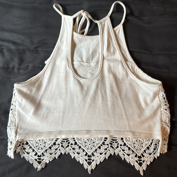 Garage White Crop Top - Picture 3 of 4